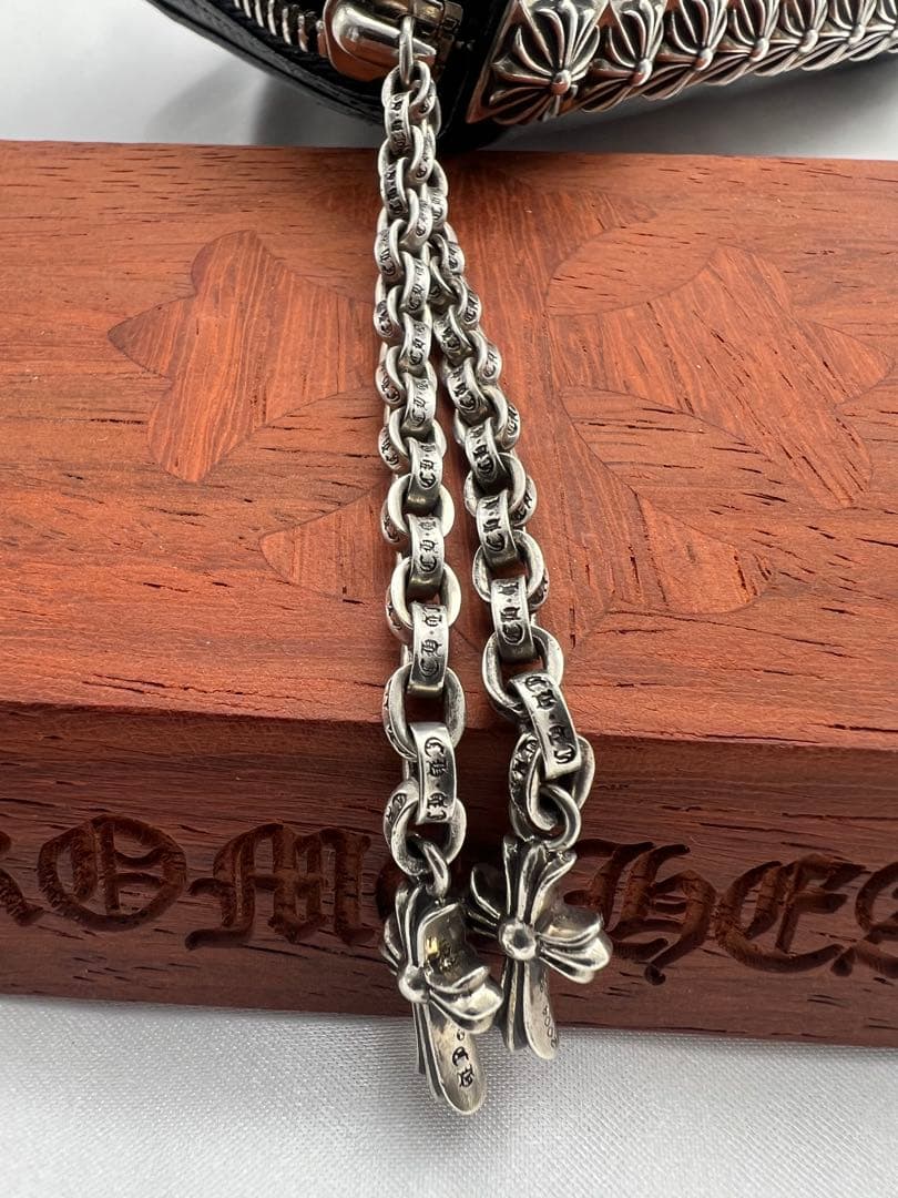 クロムハーツ ジップウォレット 財布