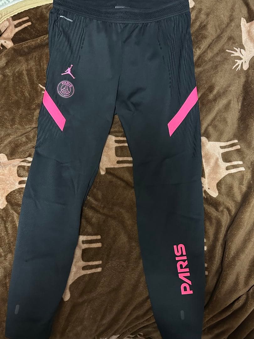 最終値下げ！ パリサンジェルマンヴェイパーニット上下セット