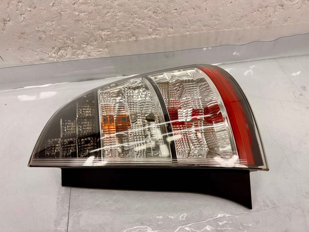 トヨタ プリウス 20系 NHW20 右 LED テール ランプ