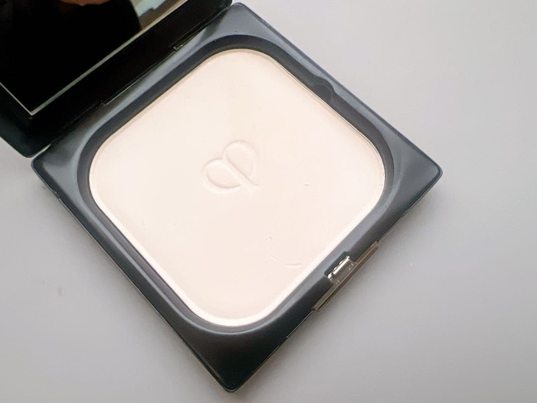 【1度のみ使用】プードルコンパクトエッセンシャルn エレガントスリム