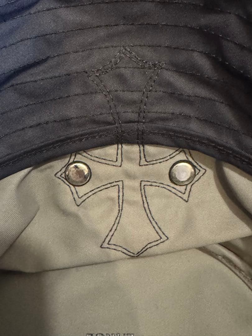 限定価格 クロムハーツ クロスパッチ付きナイロンバケットハット メンズ L