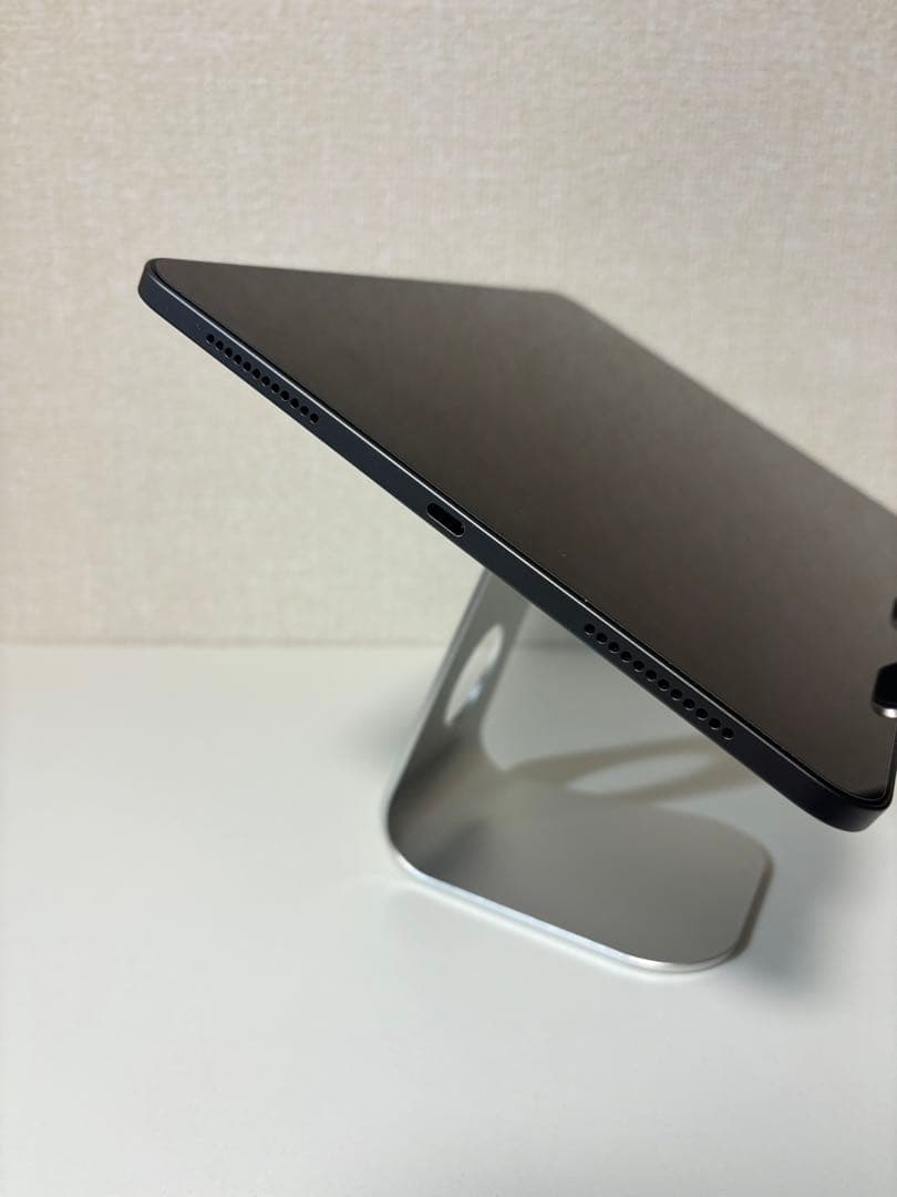 【美品】iPad Air 第5世代 Wi-Fiモデル スペースグレー