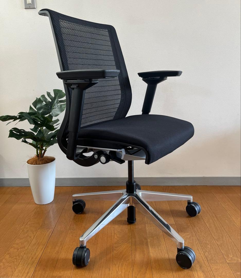 スチールケース　Think シンクチェア　背3Dニット　可動肘　メッシュチェア