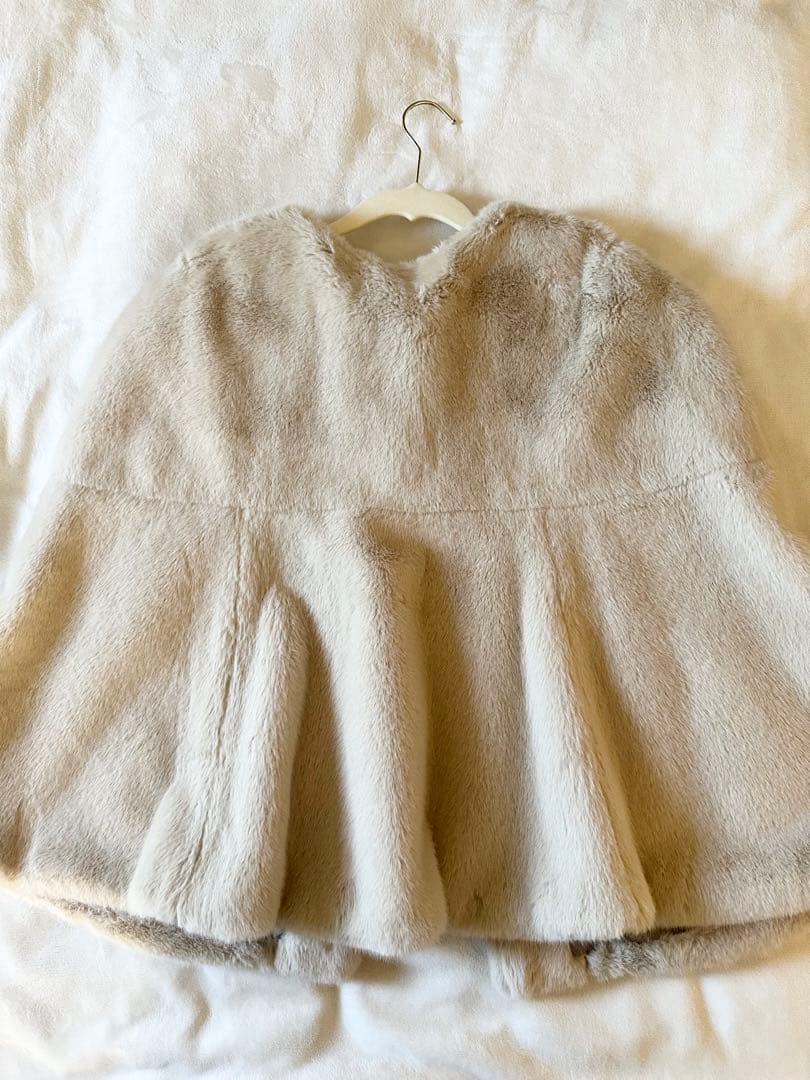 青*魚様 SEVENTEN エコファーポンチョ エクリュ 新品未使用