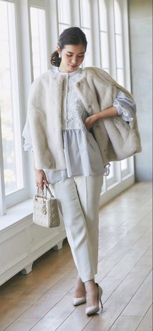 青*魚様 SEVENTEN エコファーポンチョ エクリュ 新品未使用