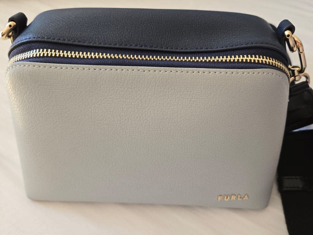 FURLA 本革 ショルダーバッグ ライトブルー/ネイビー