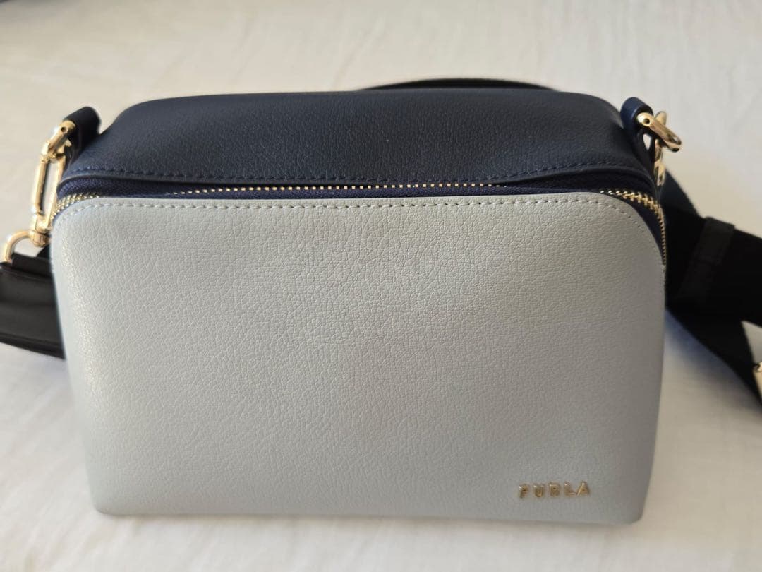 FURLA 本革 ショルダーバッグ ライトブルー/ネイビー