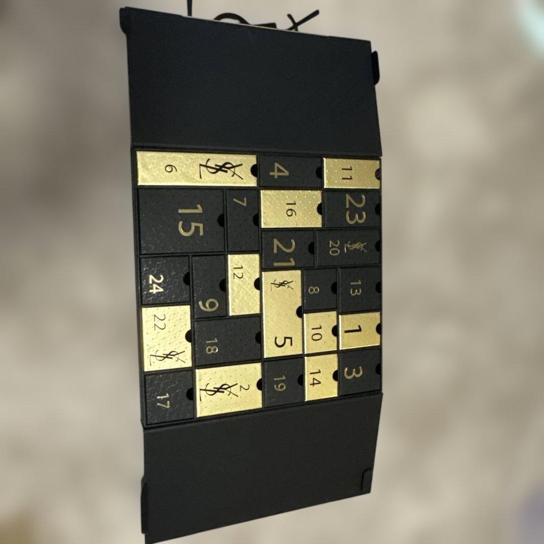 イヴ・サンローラン　２２年クリスマスコフレ