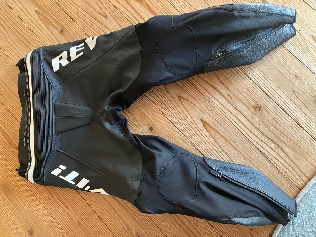 REV'IT! ブラック革ツナギ