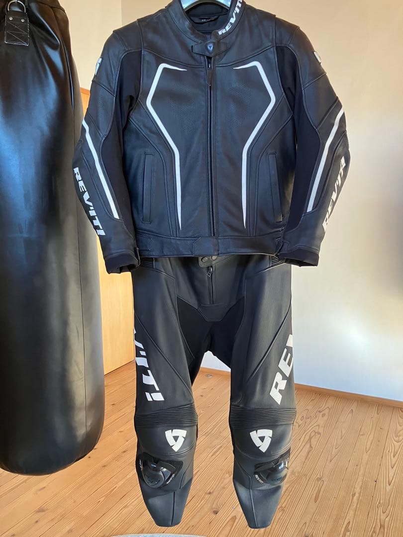 REV'IT! ブラック革ツナギ