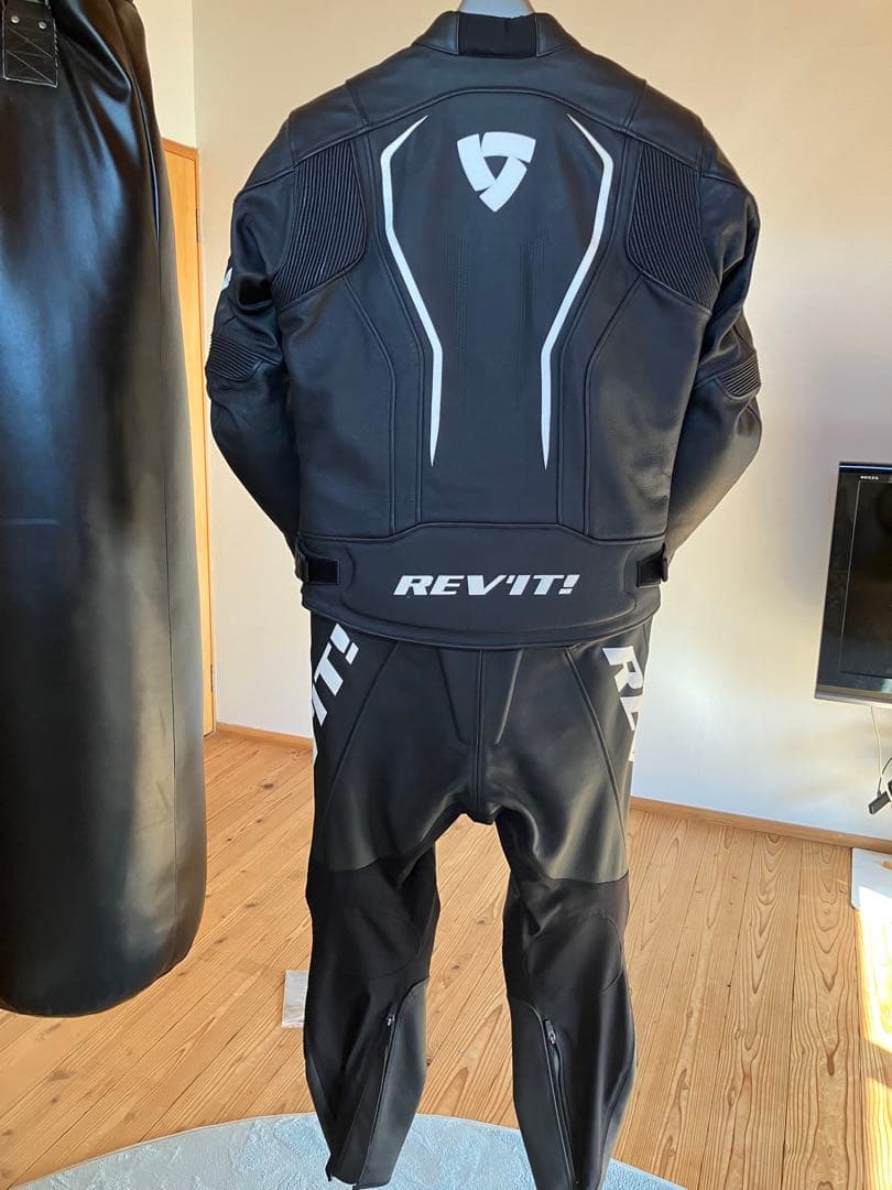 REV'IT! ブラック革ツナギ