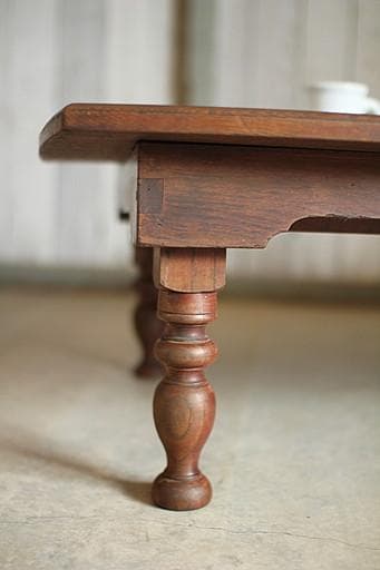 味のある木製の折り畳みテーブル　ちゃぶ台