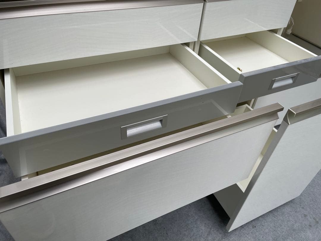 ユキンコ　パモウナ　キッチンボード　食器棚