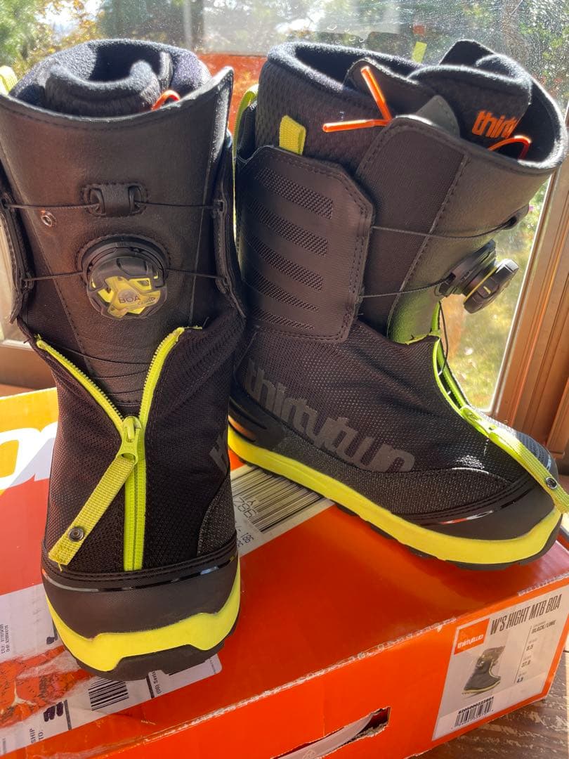 【新品】Thirtytwoレディース　スノーボードブーツ　23.5cm