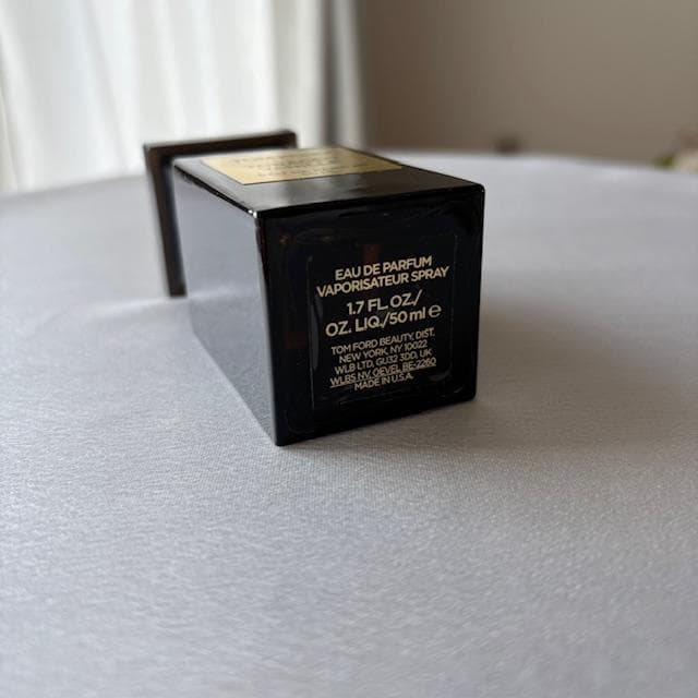 【正規品】トムフォード　タバコバニラ　オードパルファム　スプレィ　50ml　香水