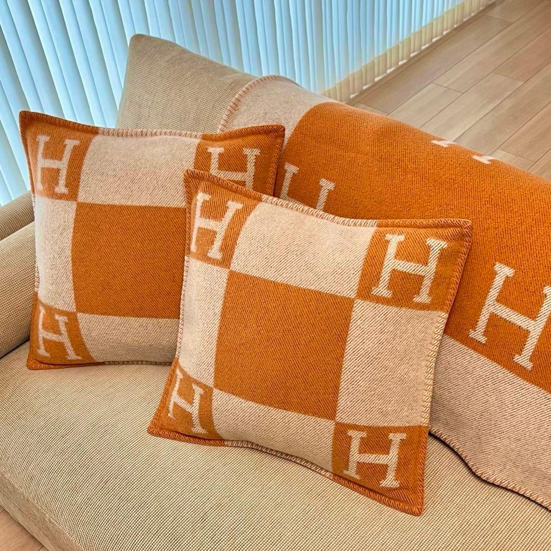 HERMES クッション アヴァロン PM 13万円弱
