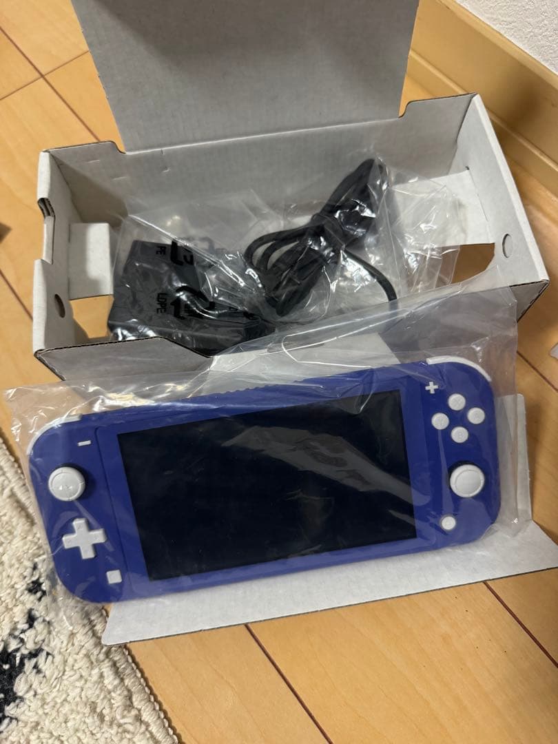 L*s様 Nintendo Switch Lite パープル 本体