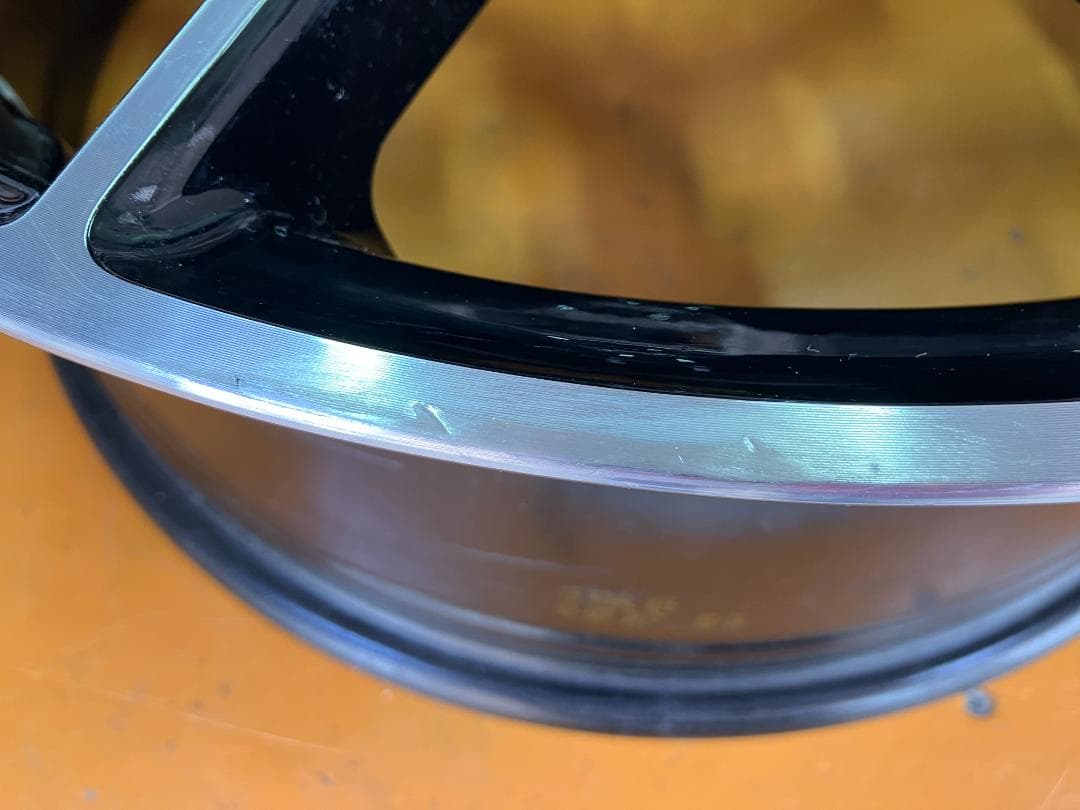 Mercedes Benz C43 AMG 2018 フロントホイール19インチ