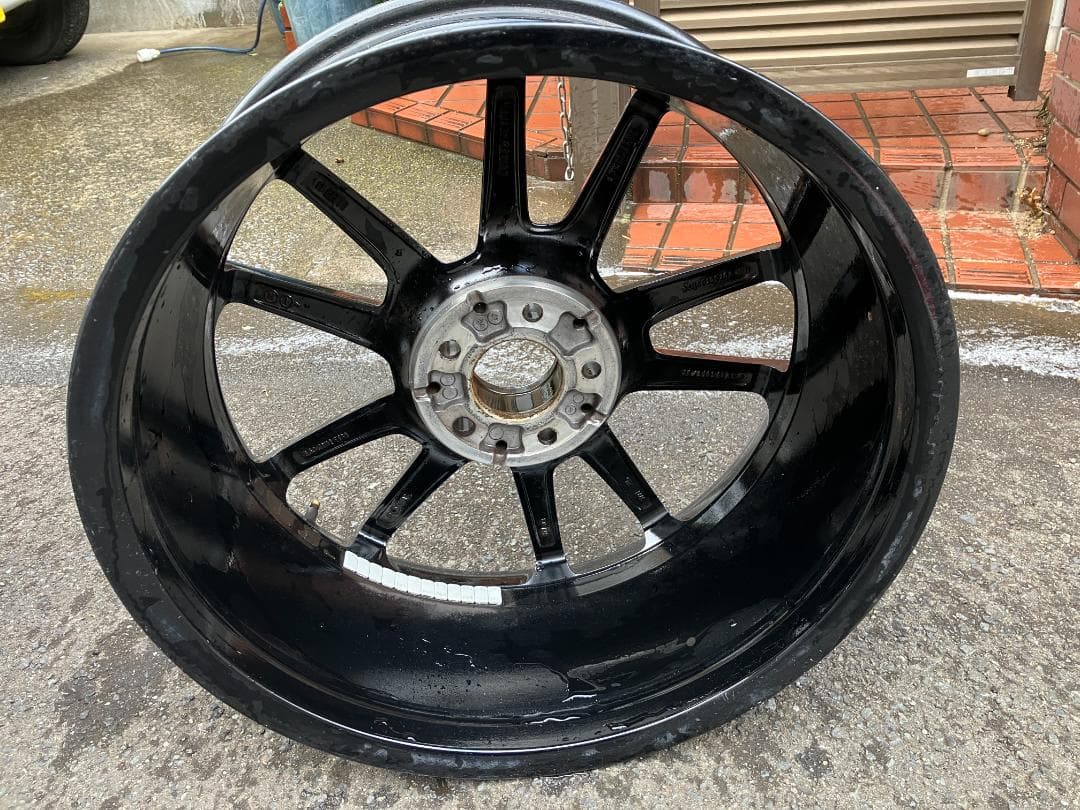 Mercedes Benz C43 AMG 2018 フロントホイール19インチ