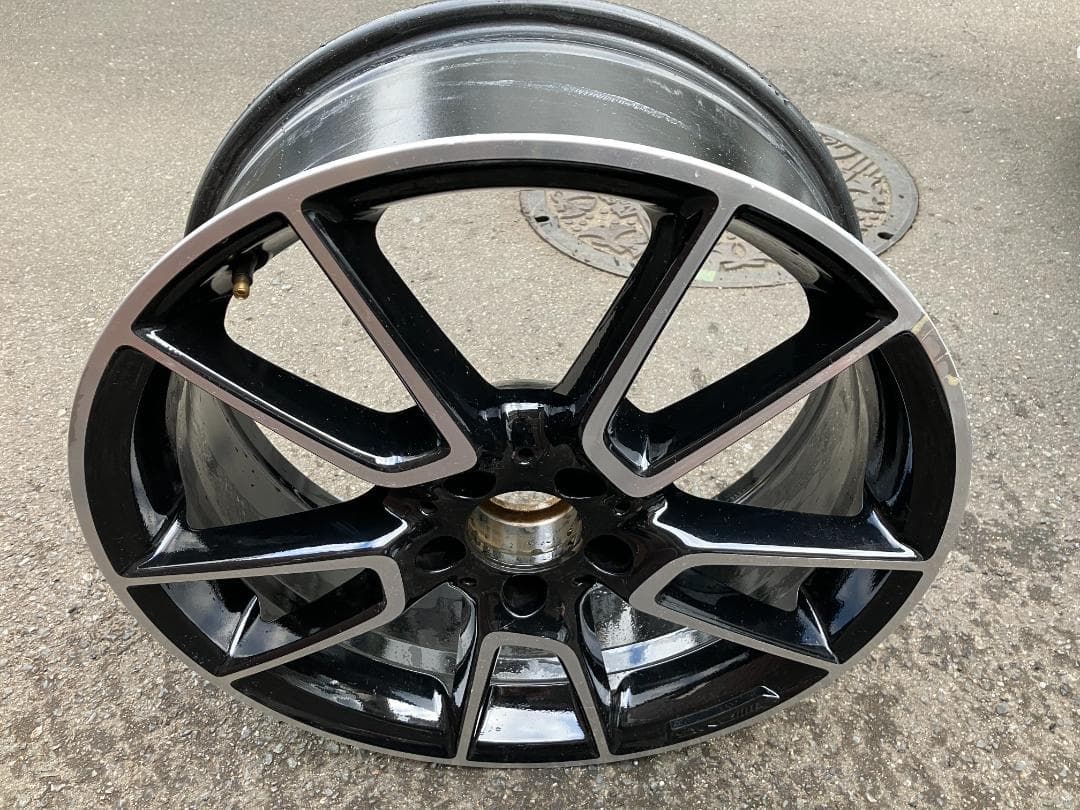 Mercedes Benz C43 AMG 2018 フロントホイール19インチ