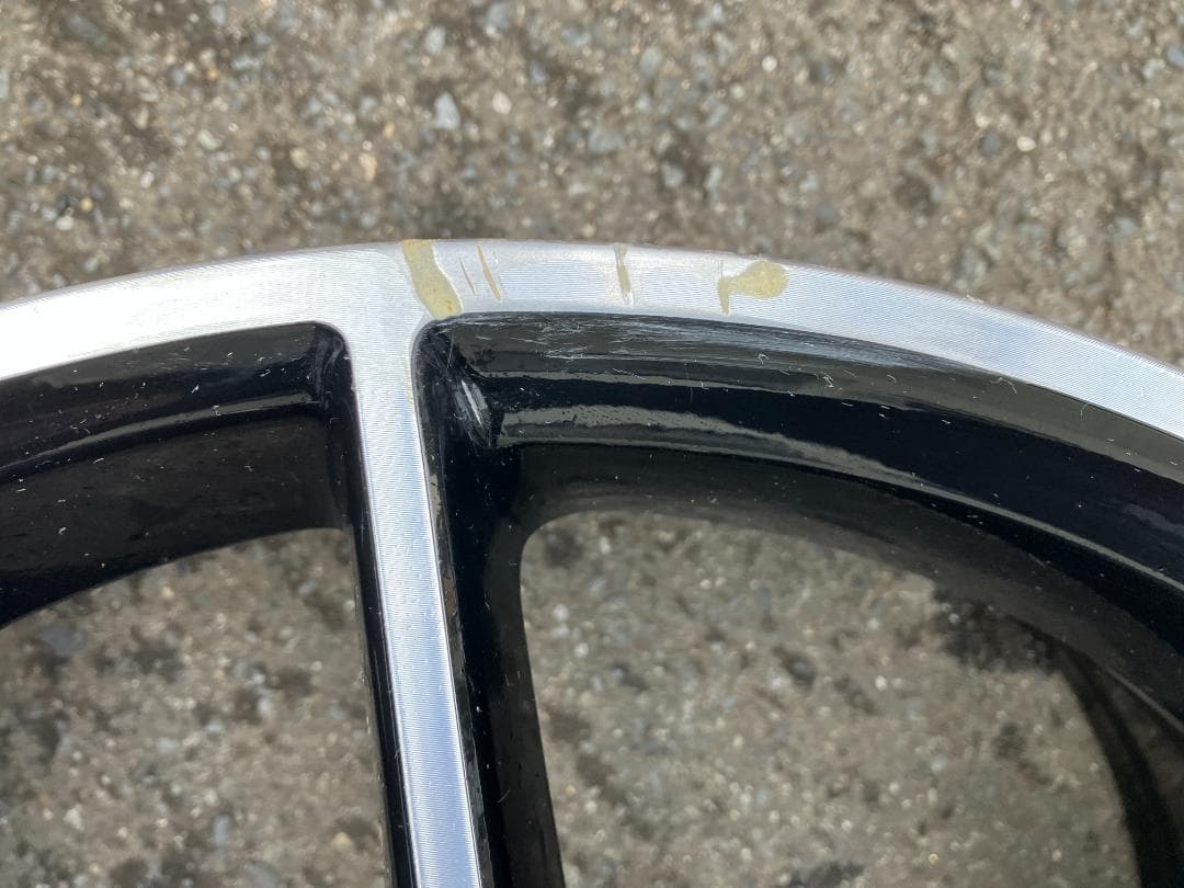 Mercedes Benz C43 AMG 2018 フロントホイール19インチ