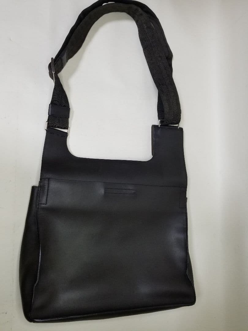 PRADA プラダ ショルダーバッグ レザー 本革 ブラック