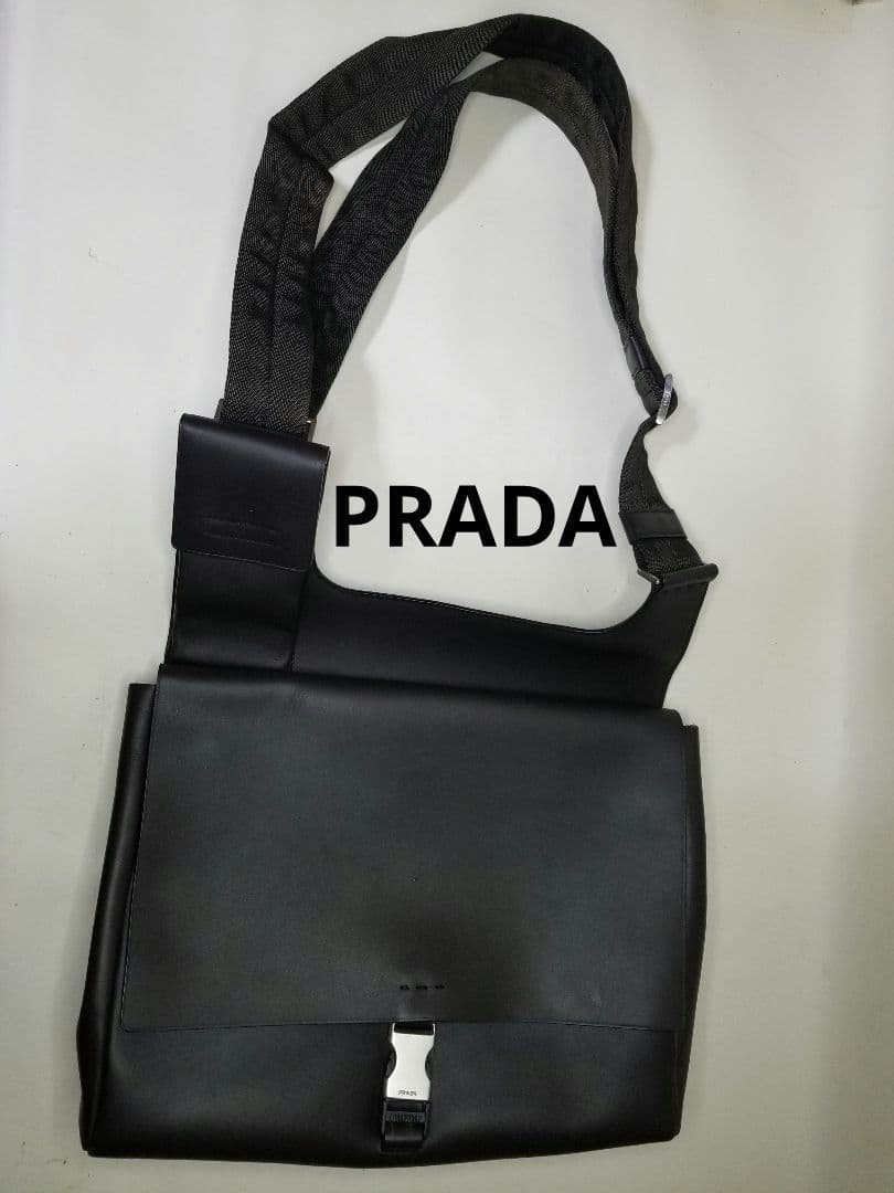 PRADA プラダ ショルダーバッグ レザー 本革 ブラック