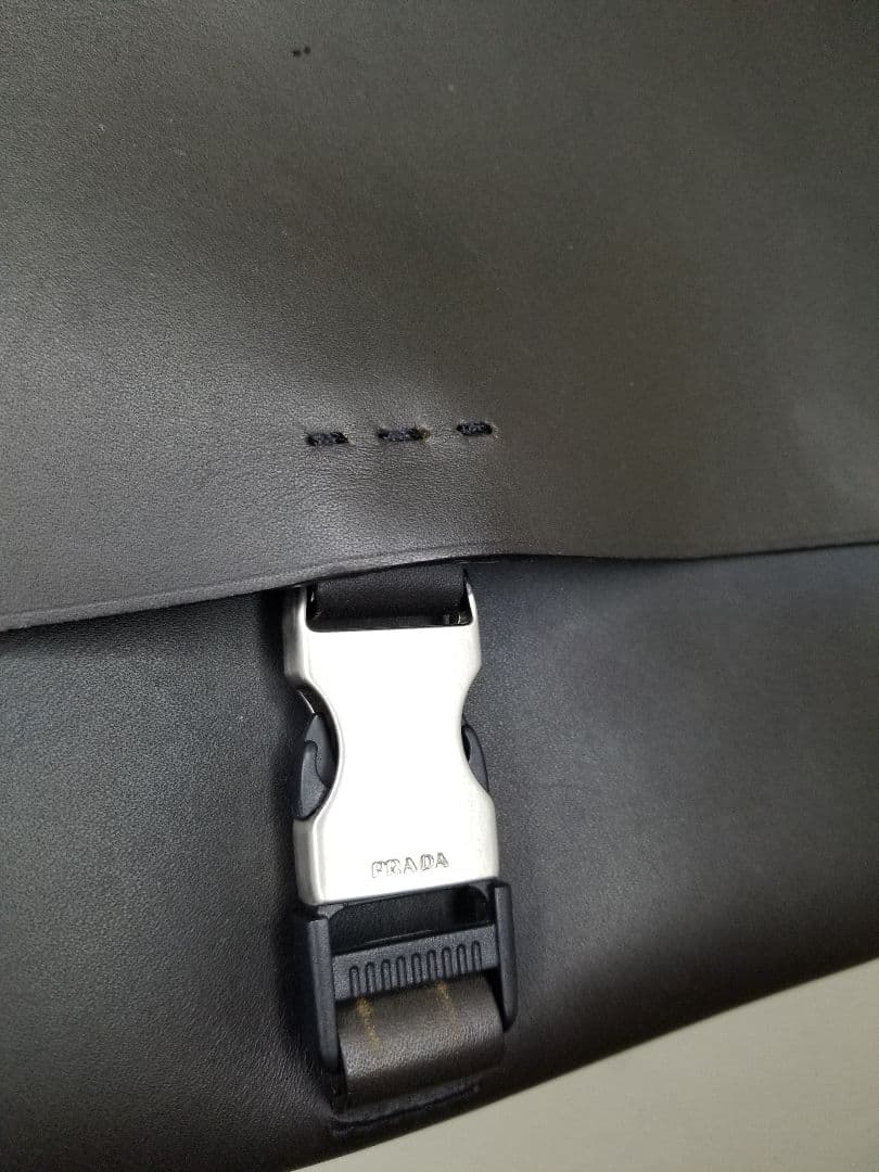 PRADA プラダ ショルダーバッグ レザー 本革 ブラック