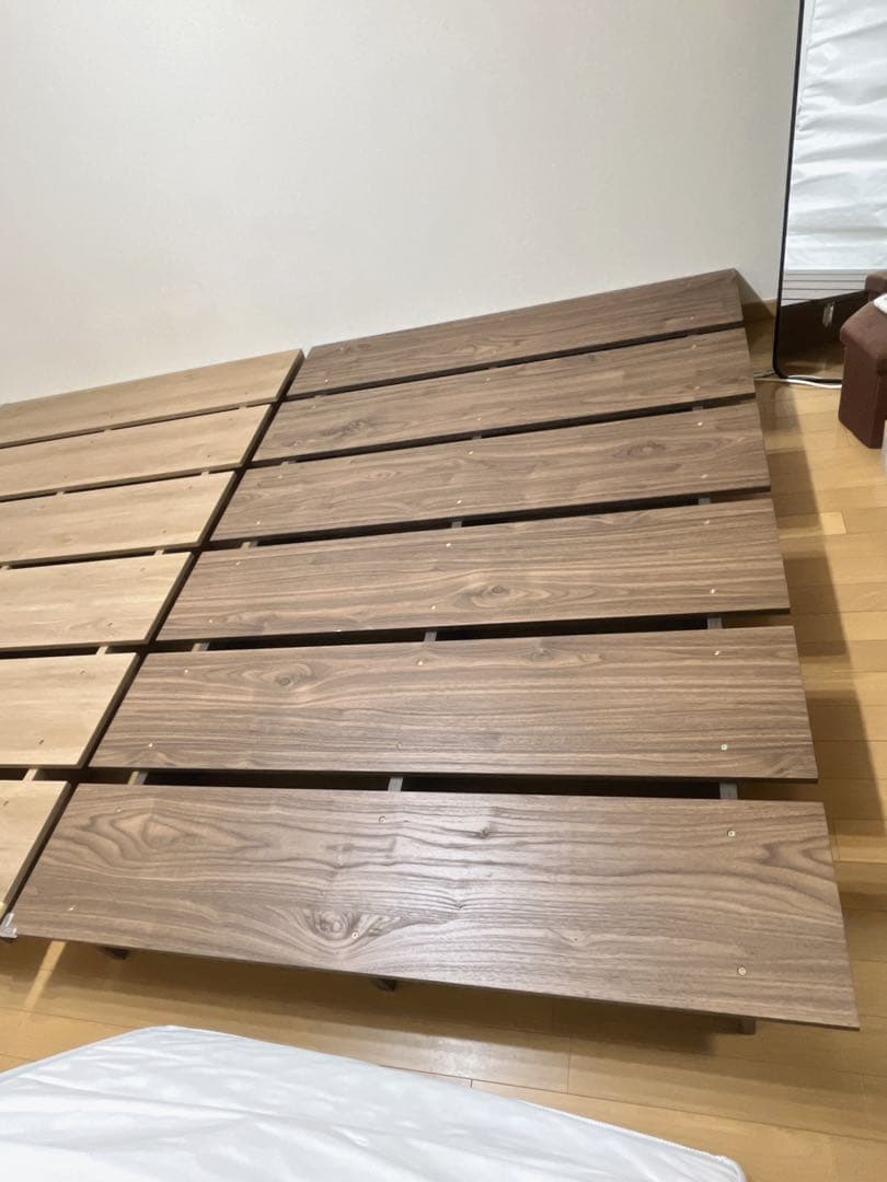 【東京都杉並区　直渡し】LOWYA すのこベッドフレームセミダブル　ウォルナット