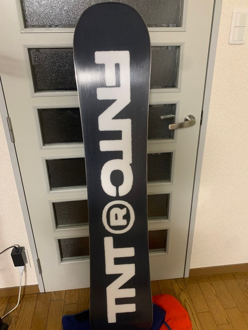 FNTC TNT Rスノーボード ブラック/ホワイト 143センチ