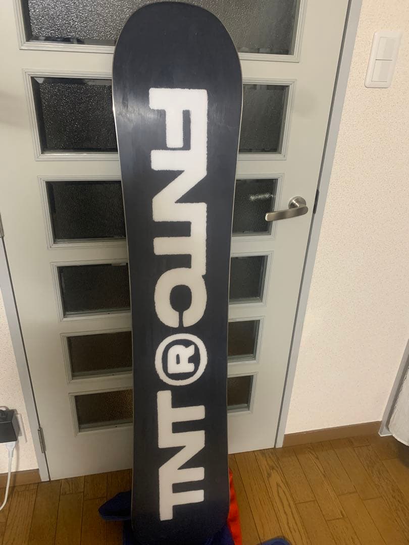 FNTC TNT Rスノーボード ブラック/ホワイト 143センチ