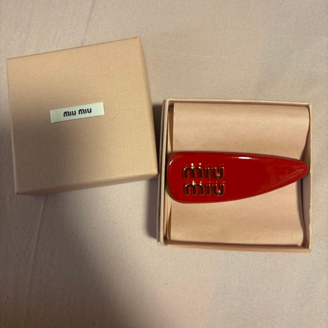 miumiu バレッタ レッド