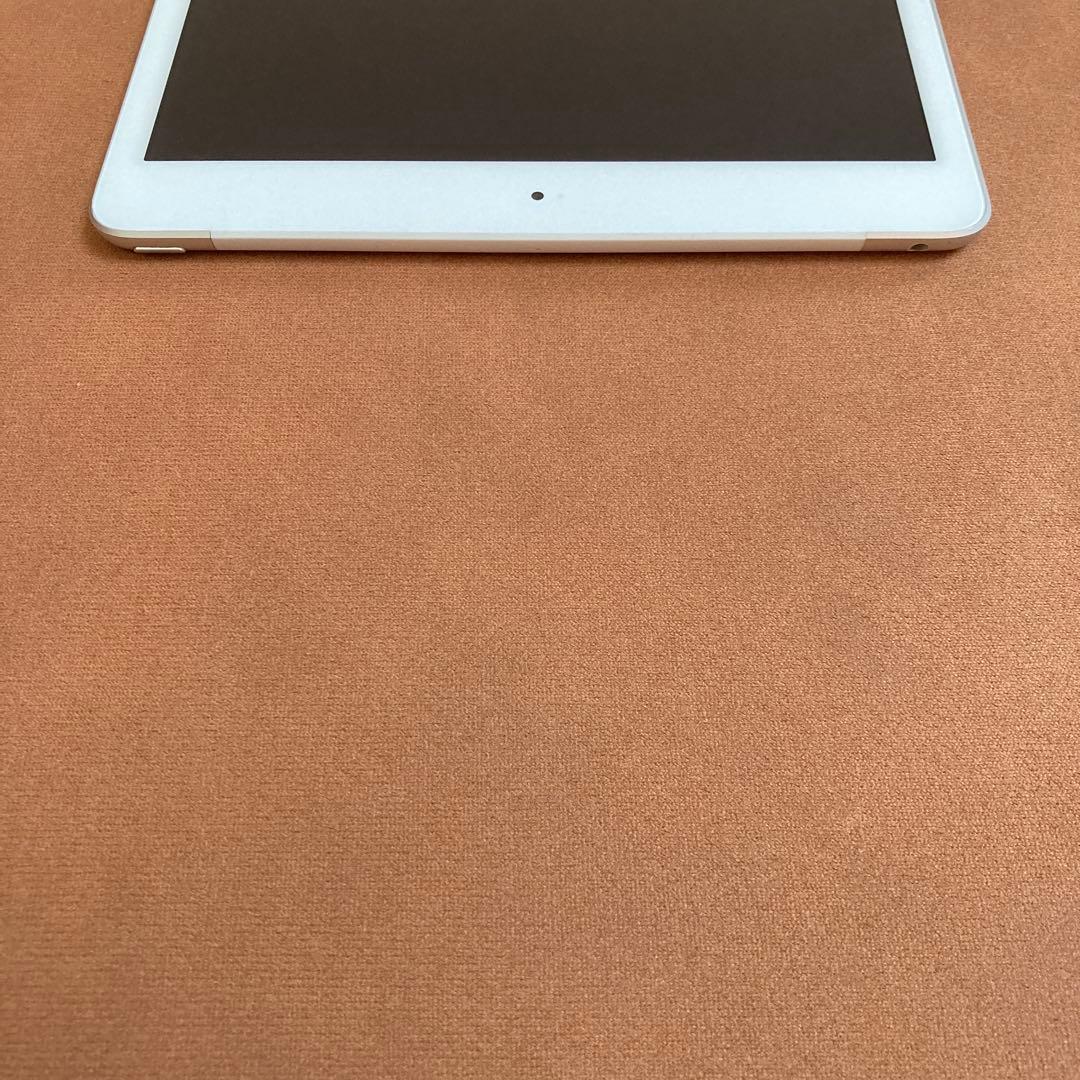 562【早い者勝ち】電池良好☆iPad8 第8世代 32GB SIMフリー☆