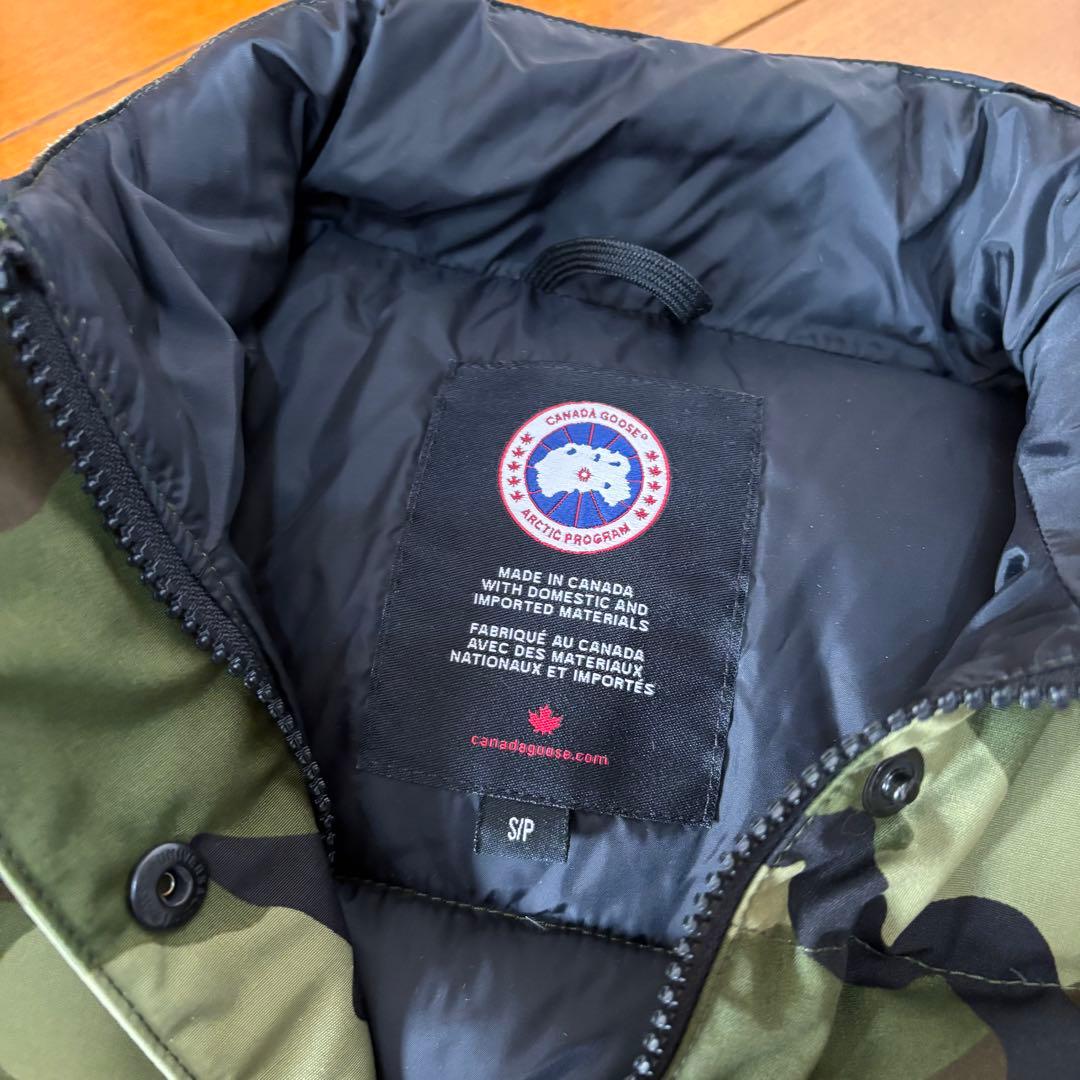 美品！  カナダグース 迷彩 カモフラ ベスト Sサイズ