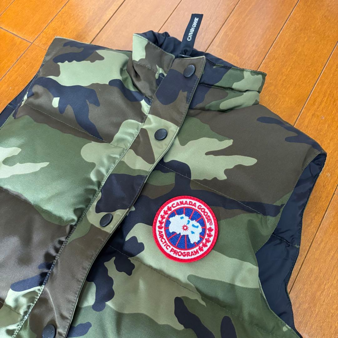 美品！  カナダグース 迷彩 カモフラ ベスト Sサイズ