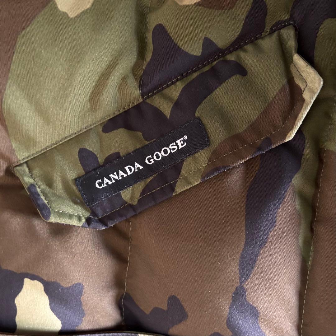 美品！  カナダグース 迷彩 カモフラ ベスト Sサイズ