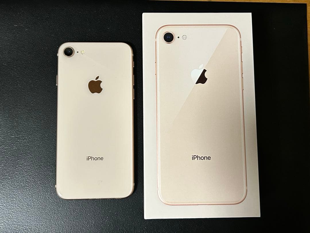 iPhone 8 ゴールド64GB美品