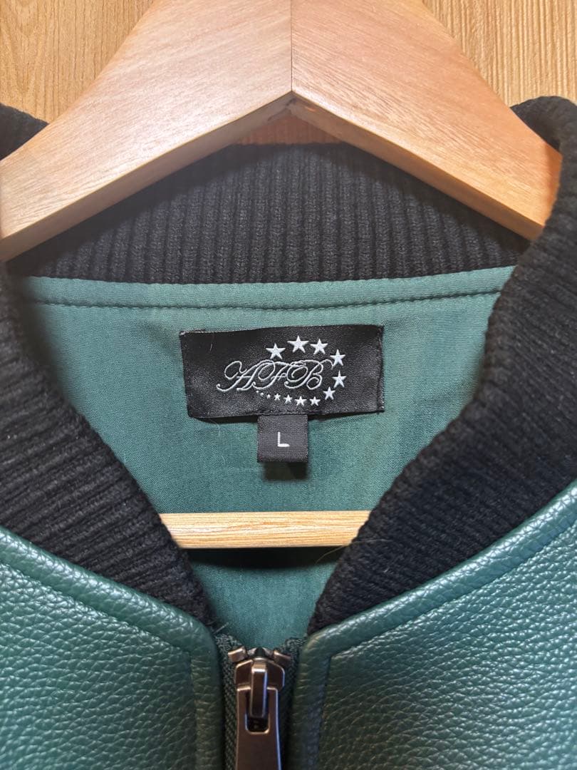 ジャケット・アウター AFB STUDDED BOMBER JACKET