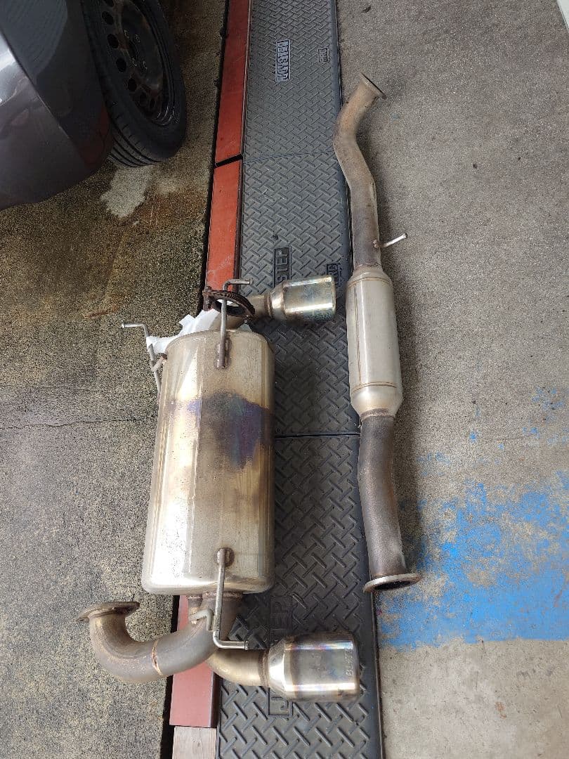 【発送可】フェアレディz z33 BLITZ社外マフラー