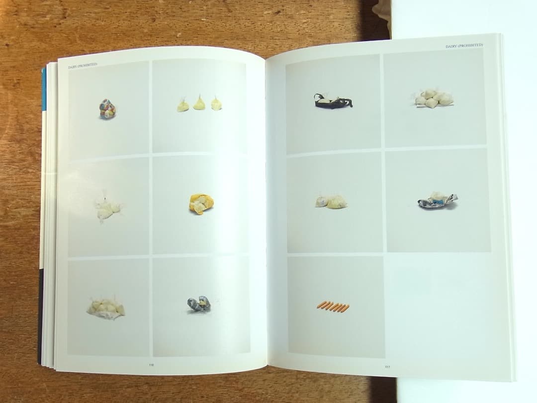 Taryn Simon Contraband／2010年初版 タリン・サイモン