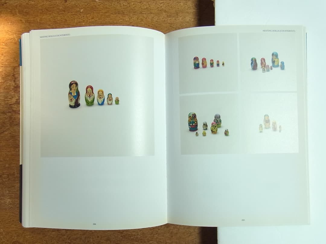 Taryn Simon Contraband／2010年初版 タリン・サイモン