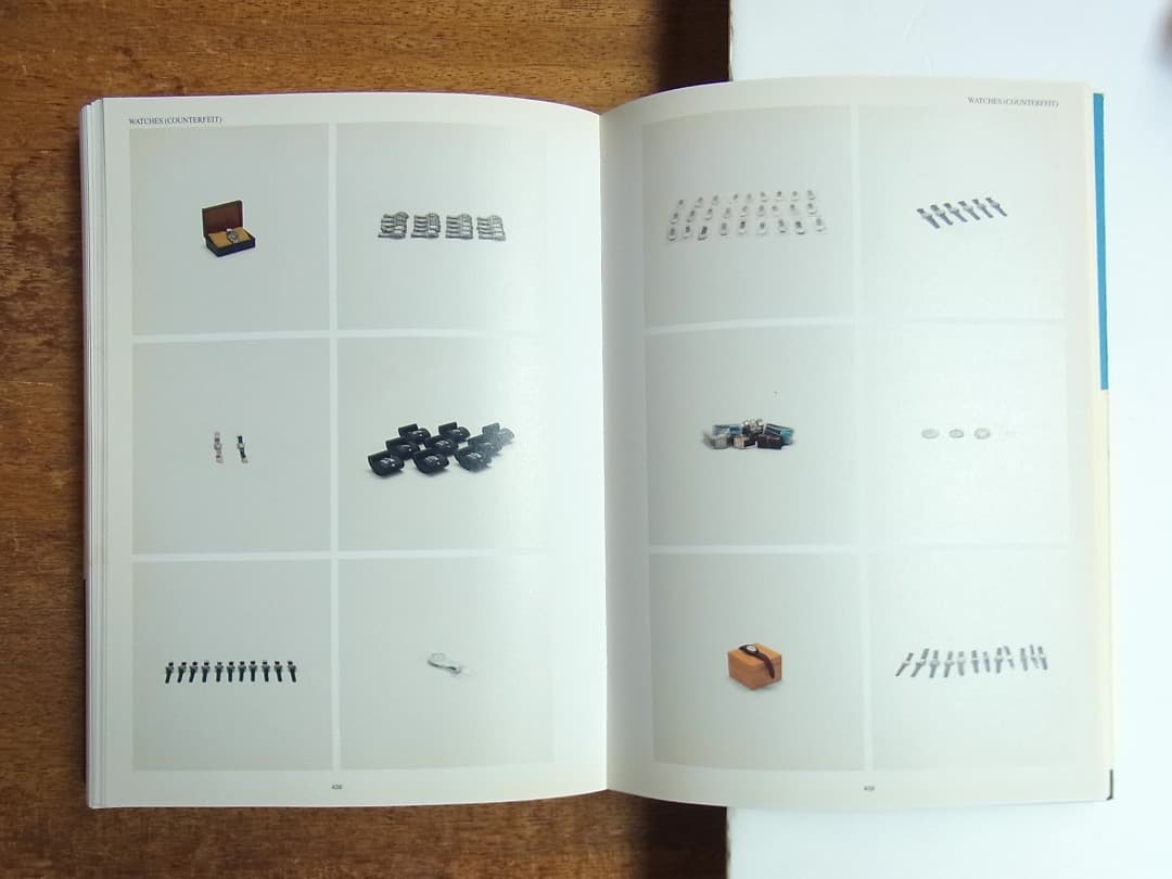 Taryn Simon Contraband／2010年初版 タリン・サイモン