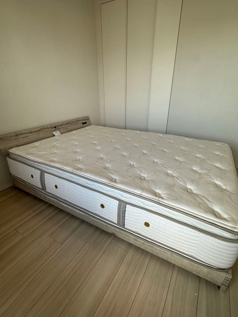 【美品】Simmonsゴールデンバリュー ピロートップ ダブル