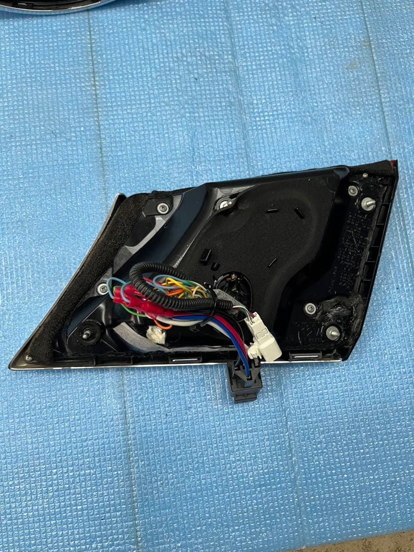 210 クラウン 純正加工シーケンシャルテールランプ