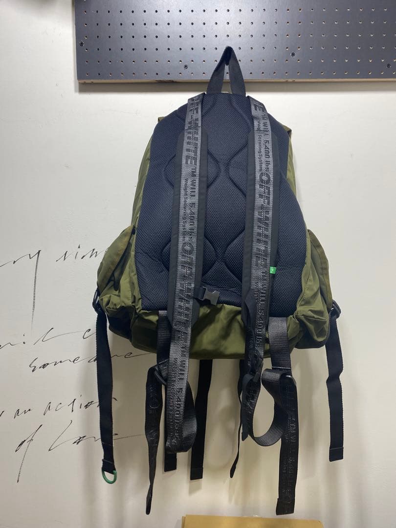 オフホワイト　マルチポケットパックバック