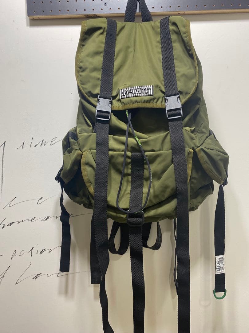 オフホワイト　マルチポケットパックバック
