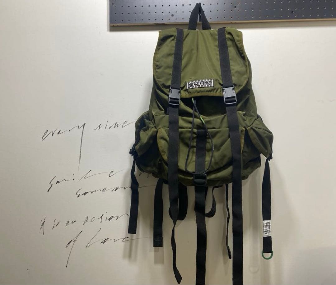 オフホワイト　マルチポケットパックバック