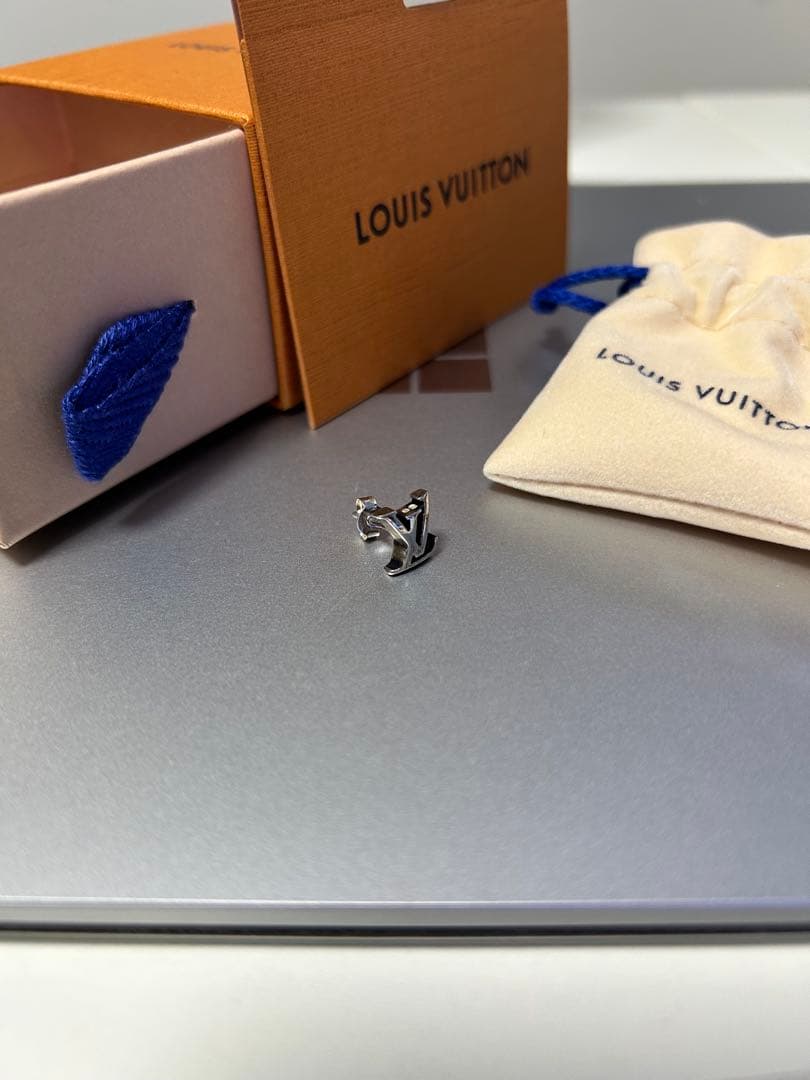 LOUIS VUITTON シルバー 片耳用ピアス
