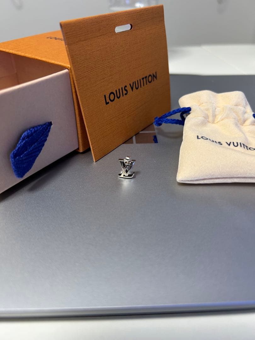 LOUIS VUITTON シルバー 片耳用ピアス