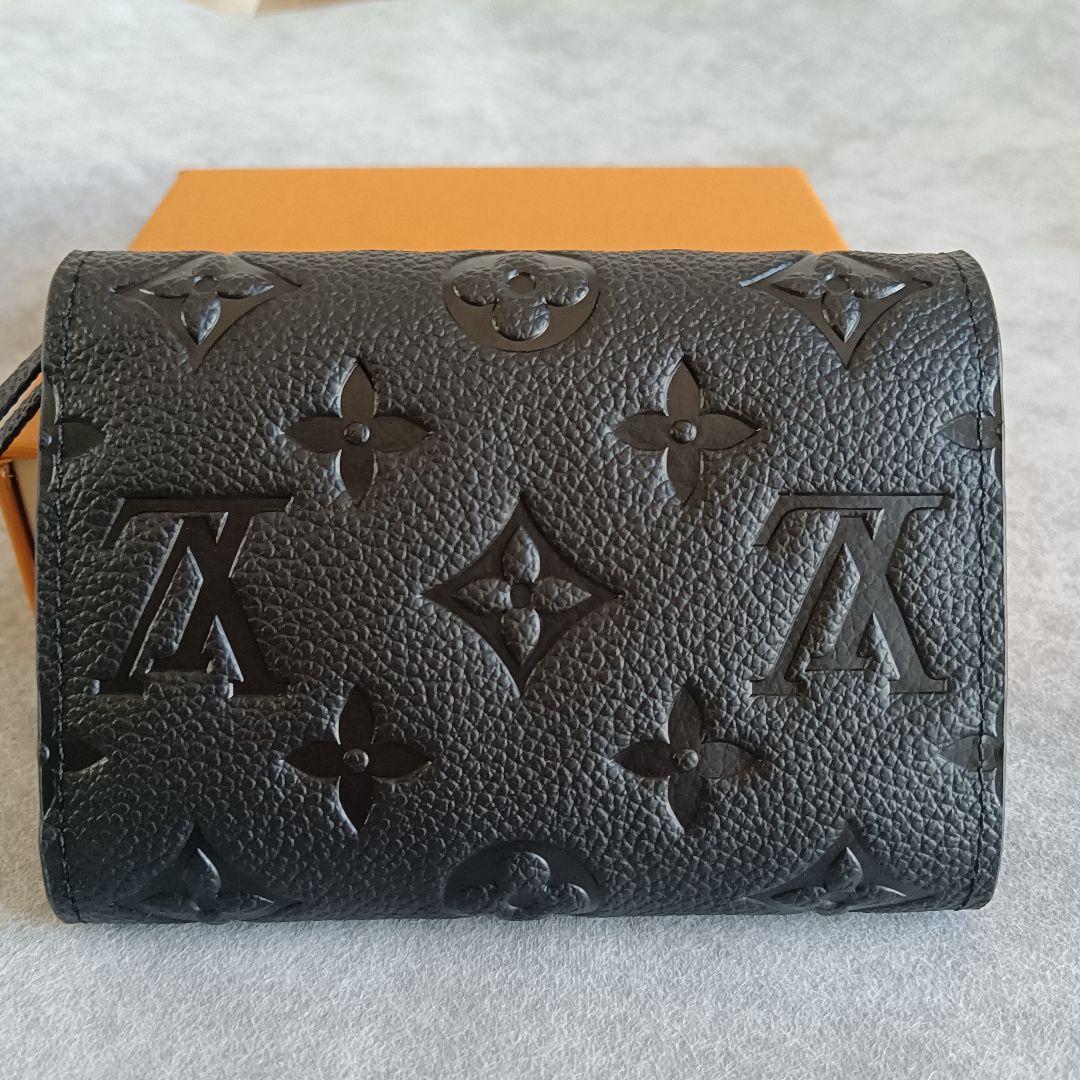 ポルトフォイユ・ヴィクトリーヌ M64060(黒 三つ折り財布)